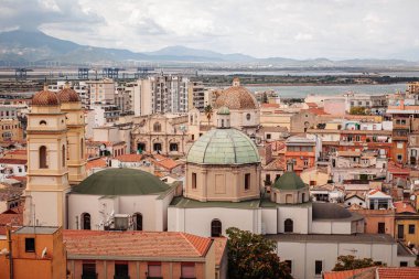 Cagliari, İtalya / Ekim 2019: Eski c 'nin gerçek panoramik görünümü