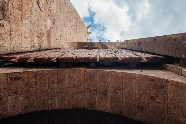 Cagliari, Itálie / říjen 2019: Historická sloní věž — Stock fotografie