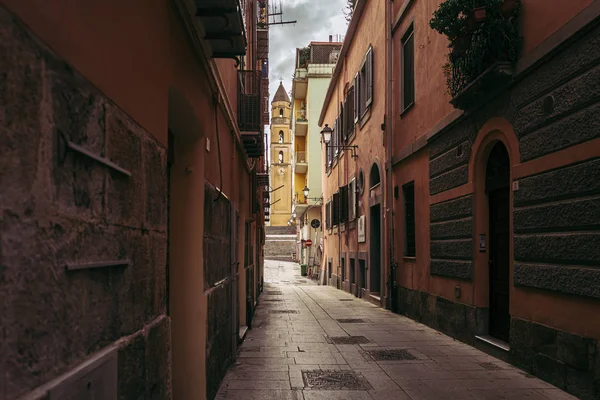 CAGLIARI, ITALIE / OCTOBRE 2019 : La vie de rue dans la vieille ville — Photo