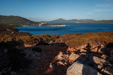 Sar 'ın kuzeyindeki Capo Caccia' nın harika doğal rezervi.