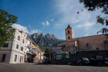 Oliena, Sardinya / Ekim 2019: Köyün merkezi