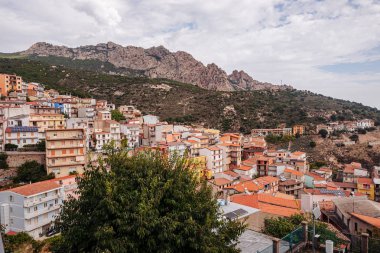 Villagrande Strisaili, İtalya / Ekim 2019: manzaralı panoramik vi