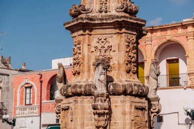 Lecce vilayetindeki Nardo kasabasında harika bir mimari.