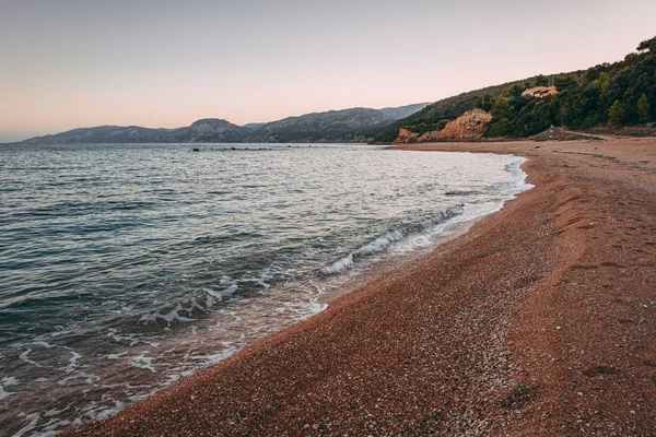 La meravigliosa spiaggia di Cala Gonone nella parte orientale della Sardegna — Foto Stock
