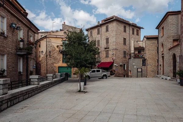 Gavoi, İtalya / Ekim 2019: Kırsal kesimde sokak yaşamı — Stok fotoğraf