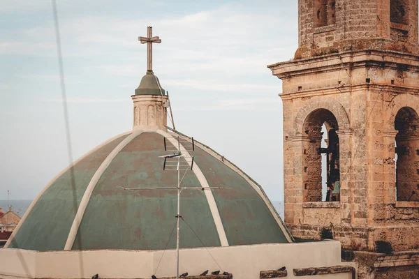 MOLA DI BARI, ITALIE / AOÛT 2018 : Vue de la vieille ville de th — Photo