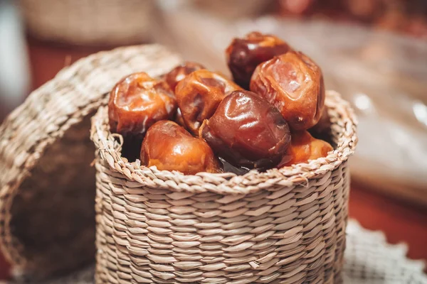 Köstliche frische und süße Sukkari-Datteln aus Saudi Arabien — Stockfoto