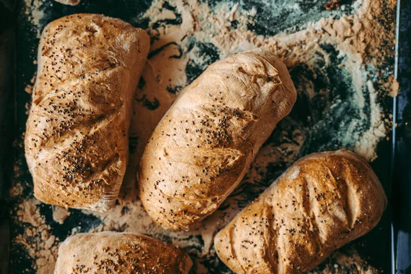 Frisch Gebackenes Brot Beim Bäcker — Stockfoto