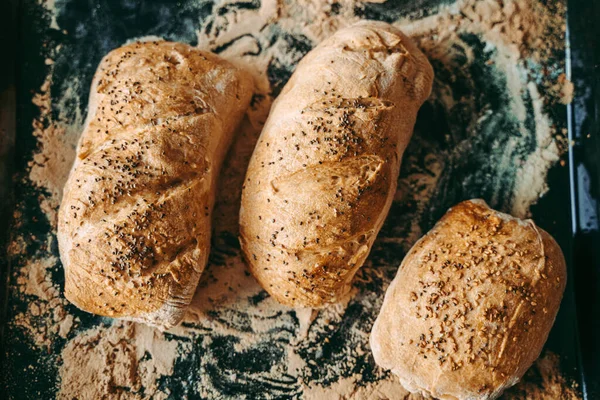 Frisch Gebackenes Brot Beim Bäcker — Stockfoto
