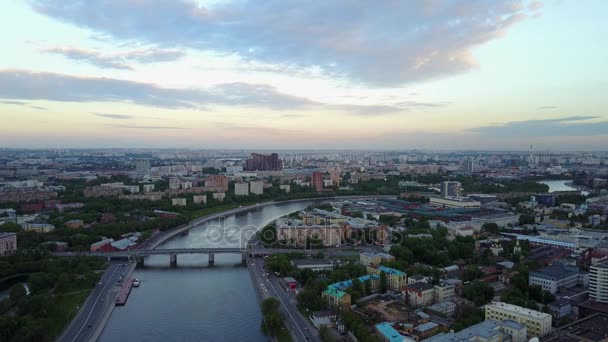 Luchtfoto van Moskou-rivierzicht — Stockvideo
