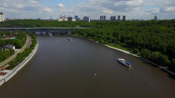 Moskwa rzeki i nasyp widok z lotu ptaka — Wideo stockowe