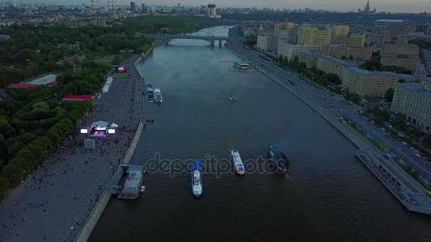 Moscow river and krymsky bridge aerial view — Stock Video