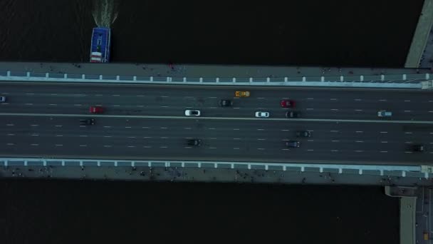 Moscovo rio e ponte krymsky vista aérea — Vídeo de Stock
