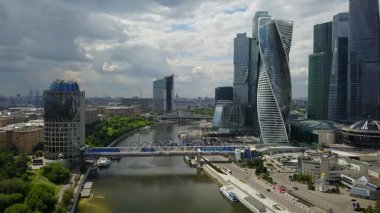 Moskova skysrappers görünümü robot