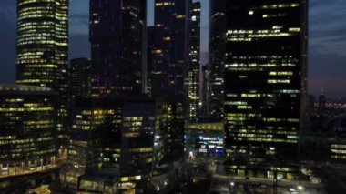 Moskova gökdelenler yaz geceleri