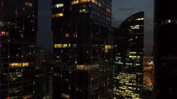 在夏天的夜晚的莫斯科摩天大楼 — 图库视频影像