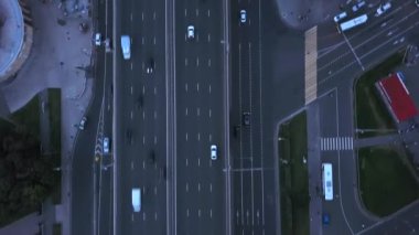 Moskova karayolu trafik hakkında havadan görünümü