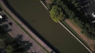 Moskova Yauza Nehri üzerinde uçmak