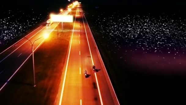 Bir Adam Bir Kız Gece Motosiklet Sürüyorlar Yıldızlar Romantik Bir — Stok video