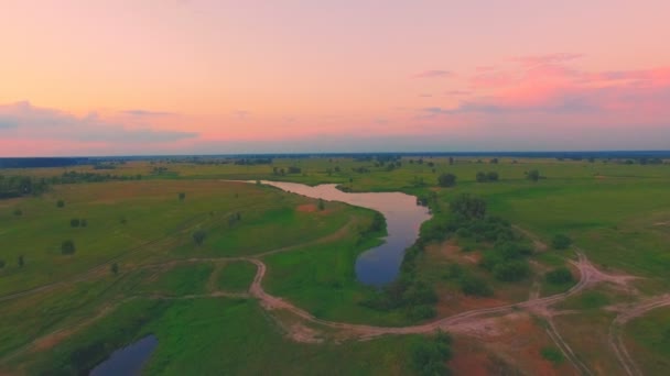 Voo sobre o Rio e Green Valley — Vídeo de Stock