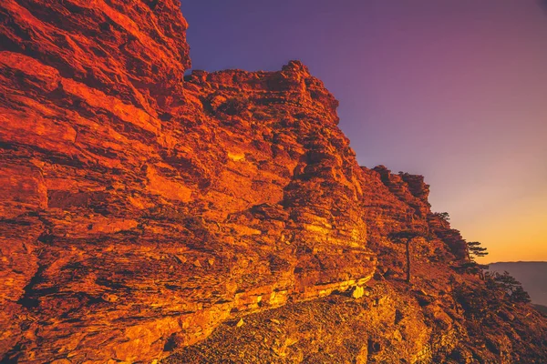 Gebergte bij zonsondergang — Stockfoto