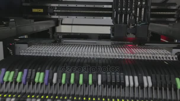 Production automatisée de circuits imprimés — Video