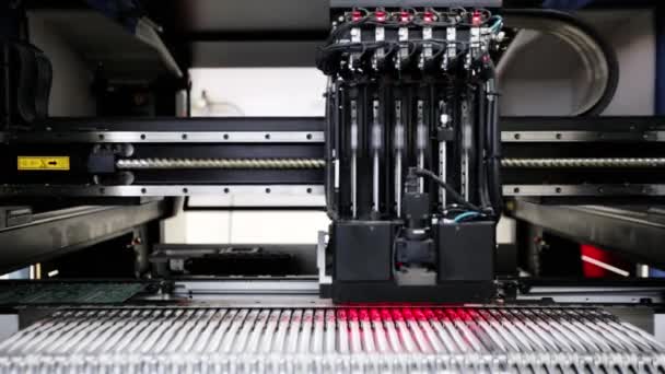 Zautomatyzowana produkcja obwodów drukowanych — Wideo stockowe