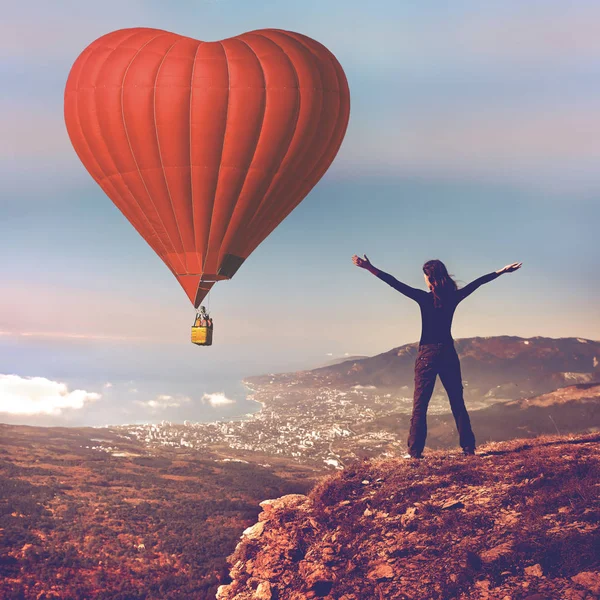 Ballon Sigle dans le ciel bleu — Photo