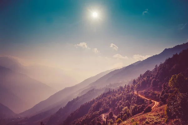 Himalayas landscape. Mountain range with trail — Stock Photo, Image