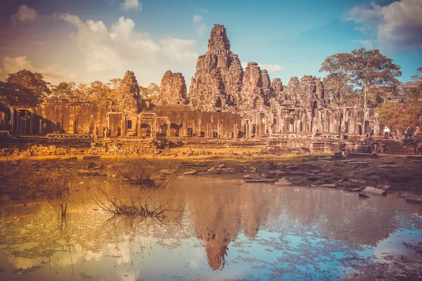 Świątynia Wat Angkor - Kambodża. Antyczny architektura — Zdjęcie stockowe