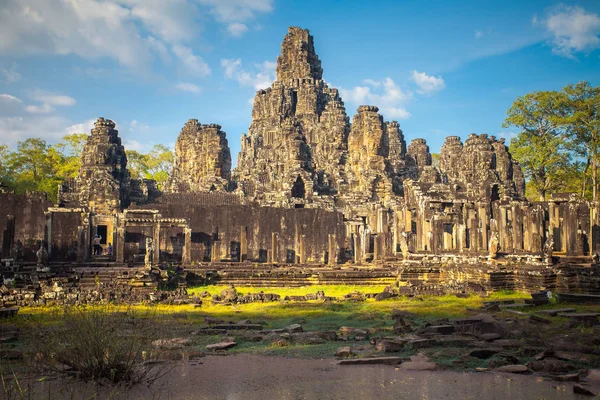 Świątynia Wat Angkor - Kambodża. Antyczny architektura — Zdjęcie stockowe