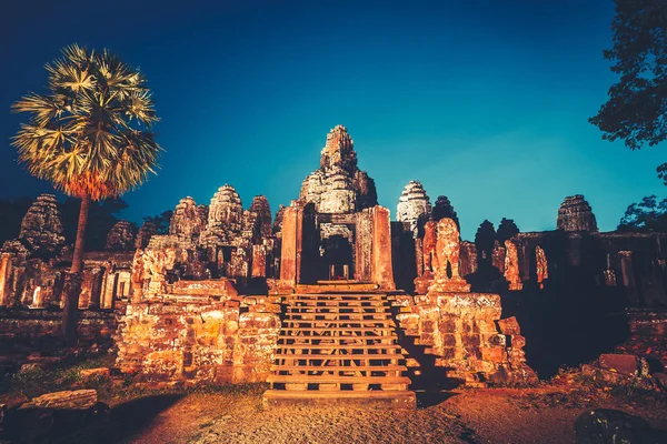 Świątynia Wat Angkor - Kambodża. Antyczny architektura — Zdjęcie stockowe