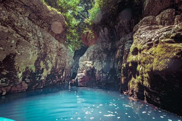 Gürcistan'daki Martvili Kanyonu. Doğa manzara — Stok fotoğraf