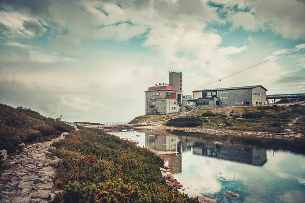 Chemin piétonnier vers la station de vacances. Les Tatras . — Photo