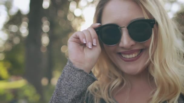 Attractive Blonde Woman Smile Sunglasses Look — Stock Video