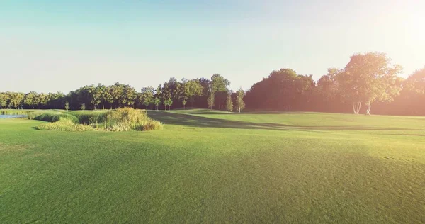 Schöne Landschaft im Schein des Sonnenuntergangs — Stockfoto