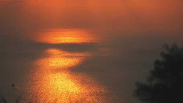 Coucher de soleil sur la mer thailand parc marin national — Photo