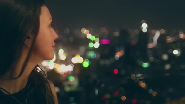 アジア大都市観光夜のスカイライン屋上 — ストック動画