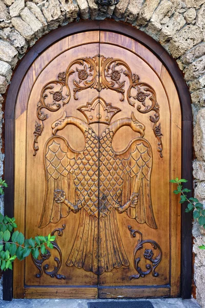 Medieval wooden door, Greece — Stock Photo, Image