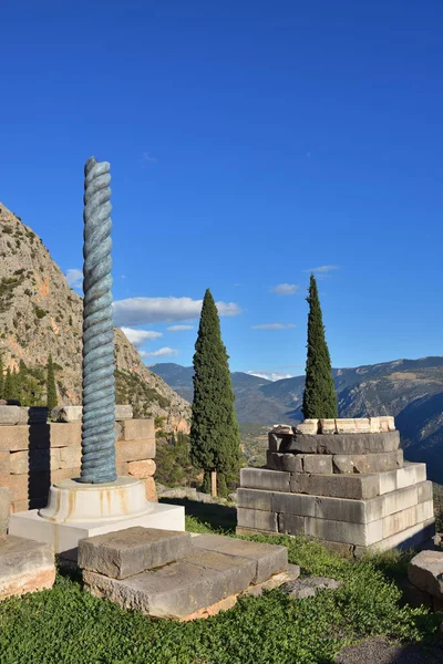 The ancient Greek column in Delphi, Greece — Stock Photo, Image