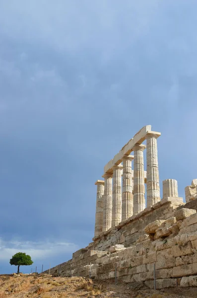 Храм Посейдона на мисі Саніон Аттика — стокове фото