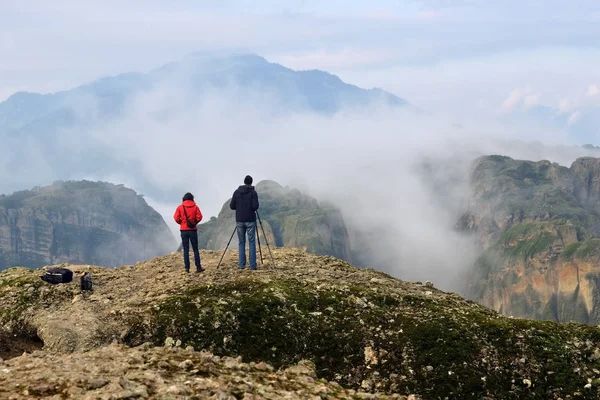 Fotografowie, robić zdjęcia z góry Meteora, Grecja — Zdjęcie stockowe