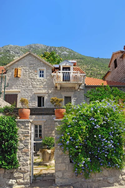 Dům v Perast, Černá Hora — Stock fotografie
