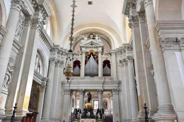 意大利威尼斯 2014年9月24日 意大利最著名的教堂之一 马焦雷修道院的内饰 — 图库照片