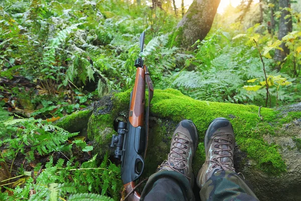 Berburu di hutan — Stok Foto
