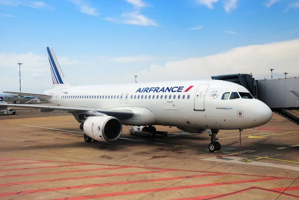 Aeropuerto de Marsella Airbus A 320 Aviones Francia — Foto de Stock
