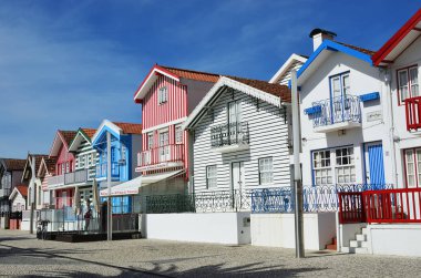 Çizgili renkli evler, Costa Nova, Beira Litoral, Portekiz, Eur