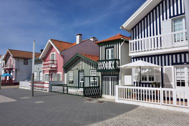 Çizgili renkli evler, Costa Nova, Beira Litoral, Portekiz, Eur