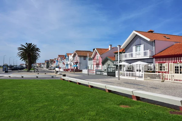 Casas de cor listrada, Costa Nova, Beira Litoral, Portugal, Eur — Fotografia de Stock