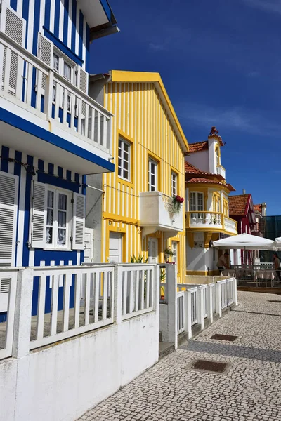 Casas de cor listrada, Costa Nova, Beira Litoral, Portugal, Eur — Fotografia de Stock